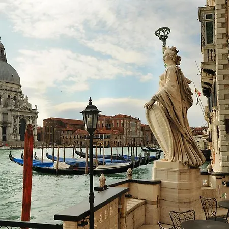 Bauer Il Palazzo Benátky