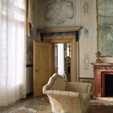 Bauer Il Palazzo Szálloda 5*